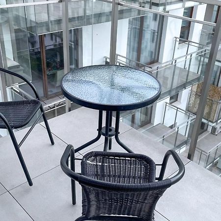 Comfortable 1-Room Apartment Close To The Center Varsóvia Exterior foto