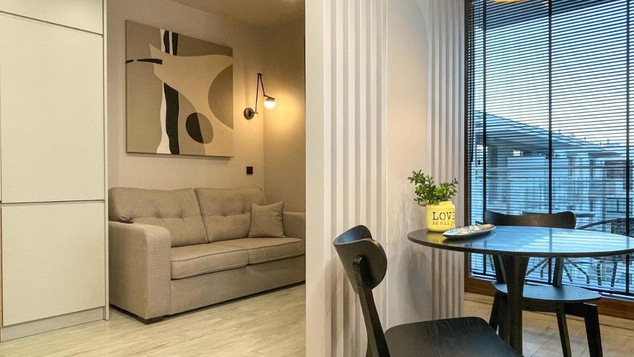 Comfortable 1-Room Apartment Close To The Center Varsóvia Exterior foto